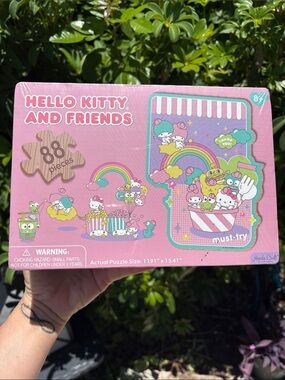 Sanrio Hello Kitty and Friends wood Puzzle